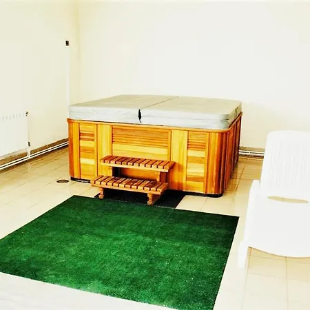 Predela 1 - 10 Near Lift Апарт-готель 4*