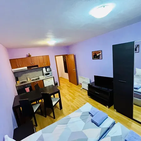 Predela 1 - 10 Near Lift Апарт-отель Банско