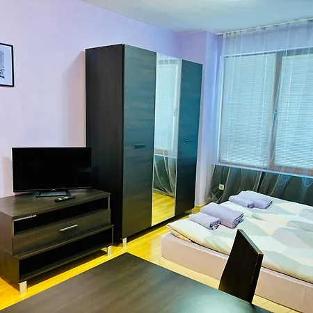 Predela 1 - 10 Near Lift Апарт-отель