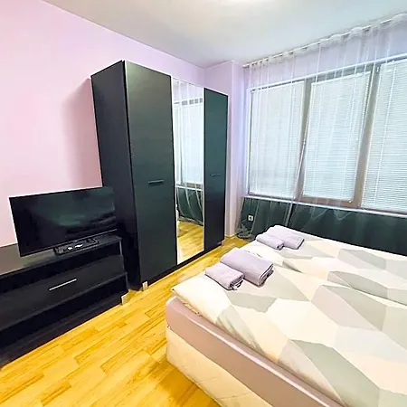 Predela 1 - 10 Near Lift Апарт-отель 4*