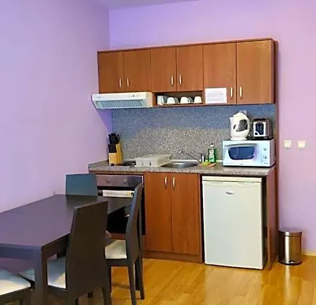 Predela 1 - 10 Near Lift Lejlighedshotel 4*